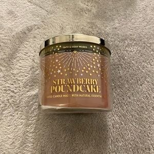 Bath & Body Works strawberry pound cake candle